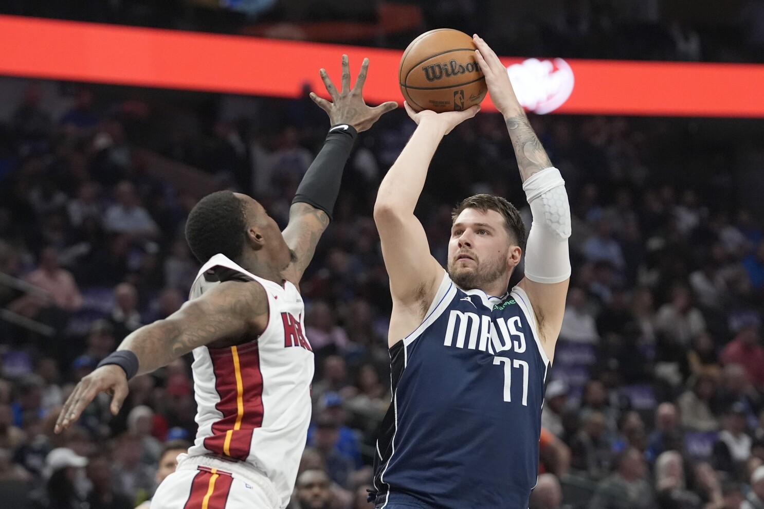 Luka Doncic records fifth consecutive 30 point triple double in Mavs